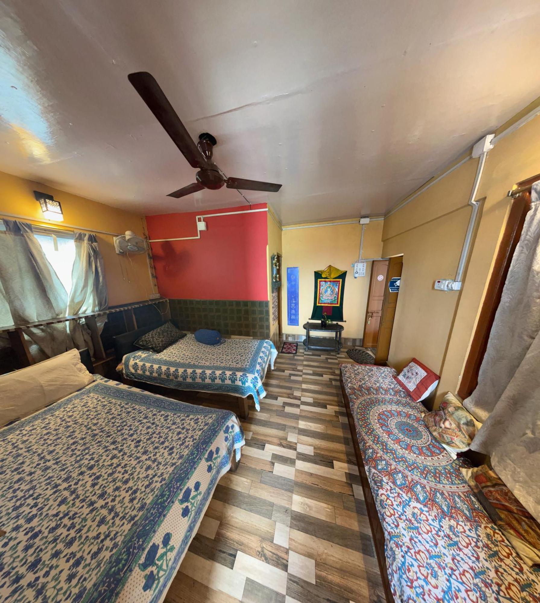 Calcutta Backpackers Homestay- For Travellers And Backpackers Extérieur photo