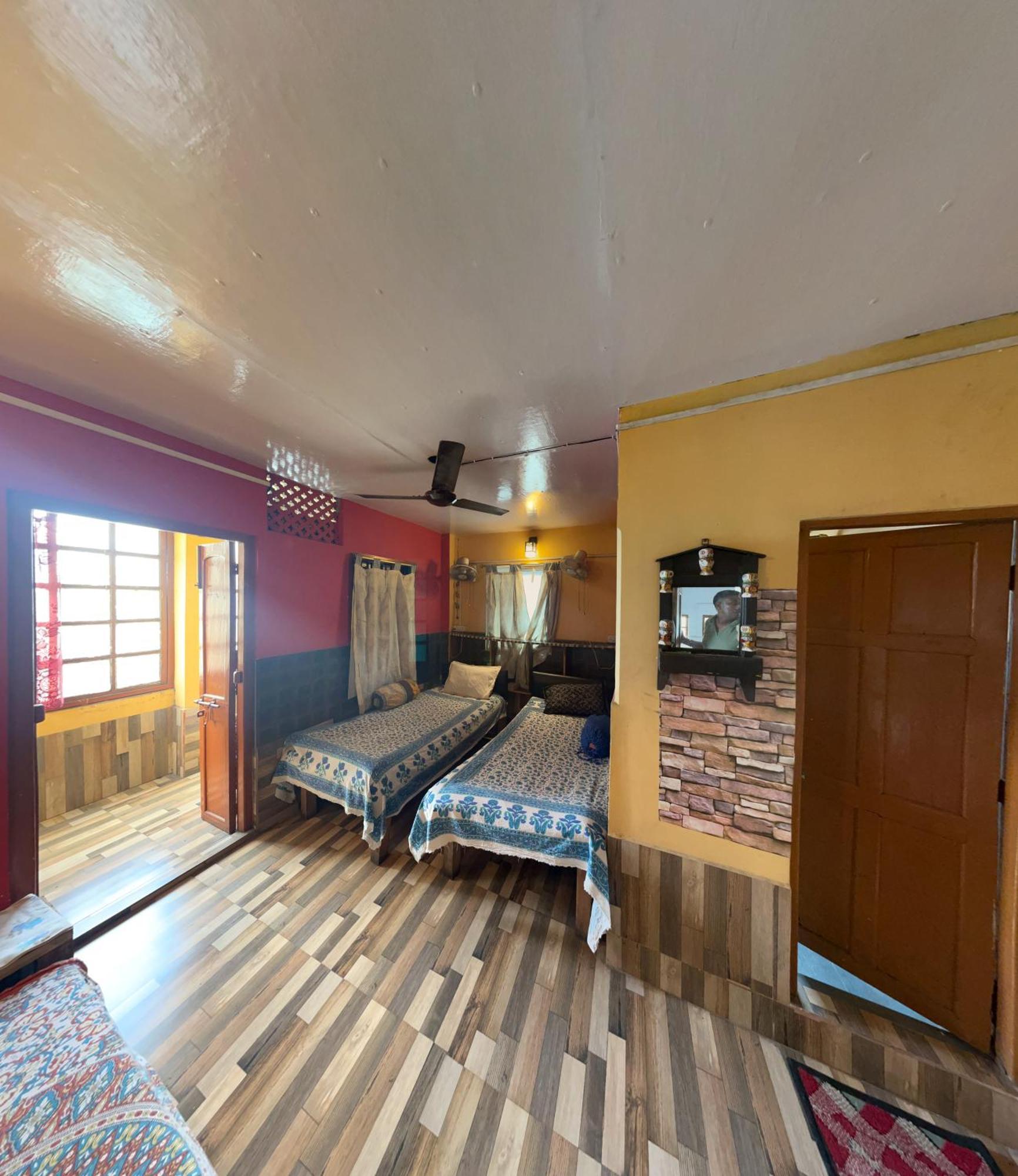 Calcutta Backpackers Homestay- For Travellers And Backpackers Extérieur photo